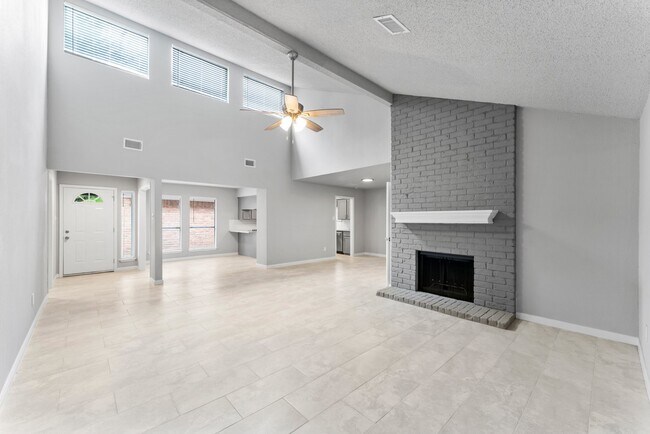 Building Photo - 10422 Rockcrest Rd