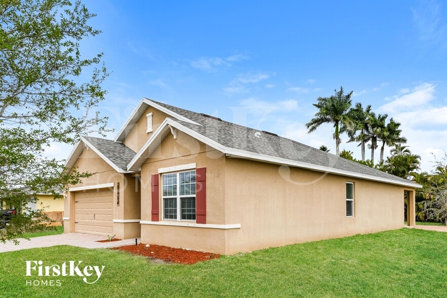 Building Photo - 631 SW 27th Terrace