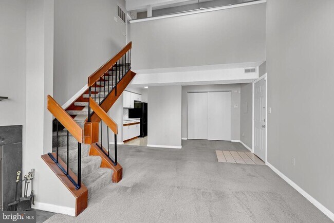 Building Photo - 1639 Carriage House Terrace