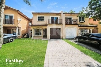 Building Photo - 885 SW 6th Ct