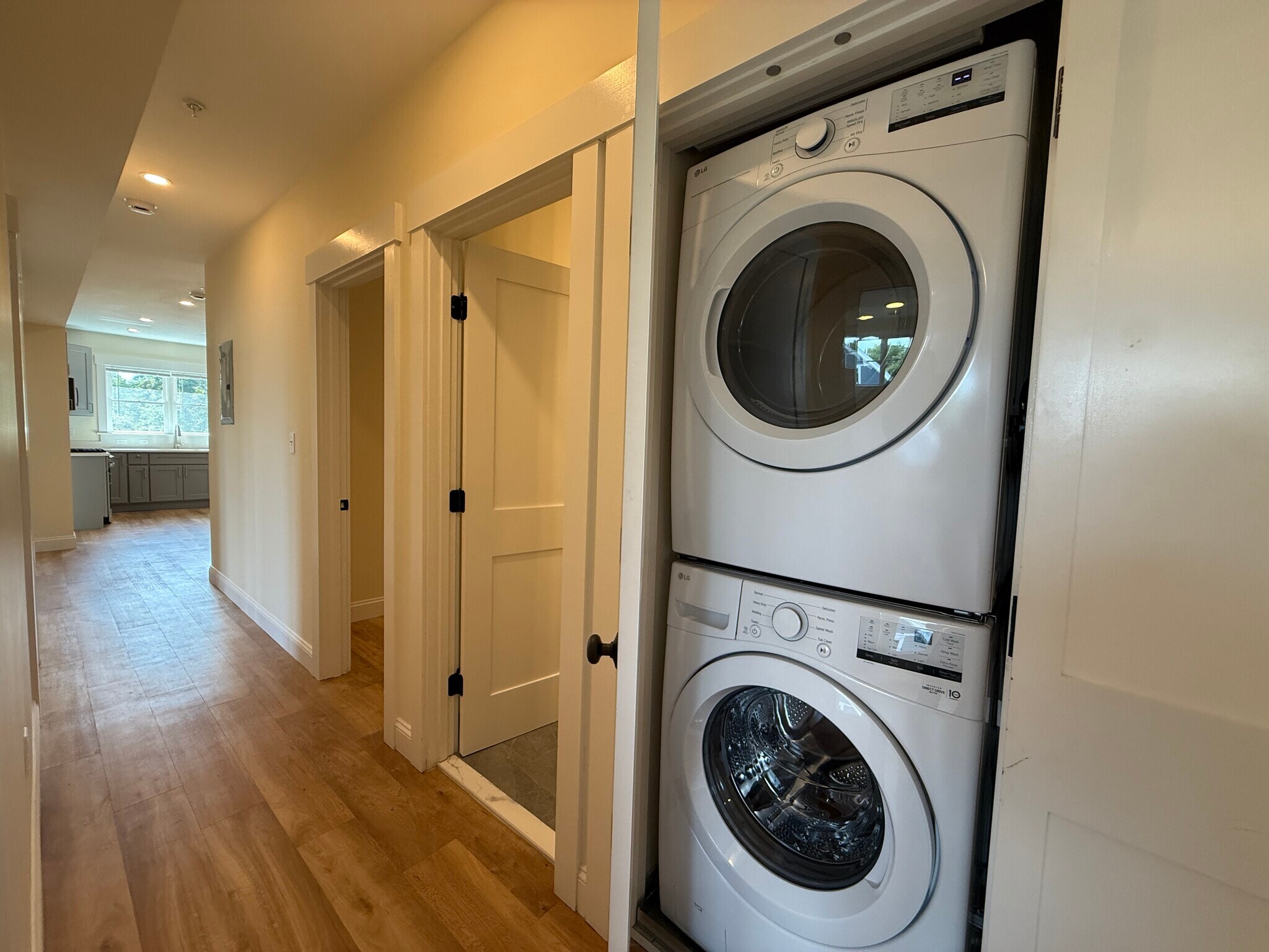 Building Photo - 14 Dorr St