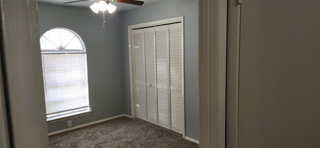 Building Photo - 10115 Enchanted Stone Dr
