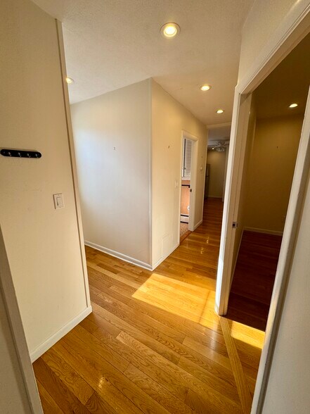 Building Photo - 49 Boylston St