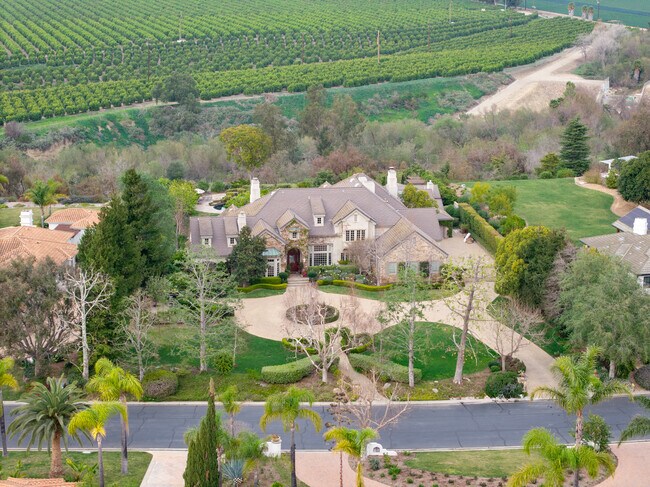 Building Photo - 3243 Calle De Debesa