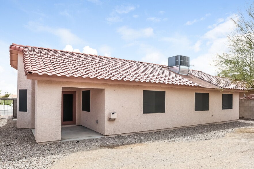 Building Photo - 504 Stonehurst Dr