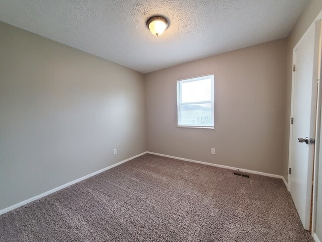 Building Photo - 2598 Sawbury Blvd