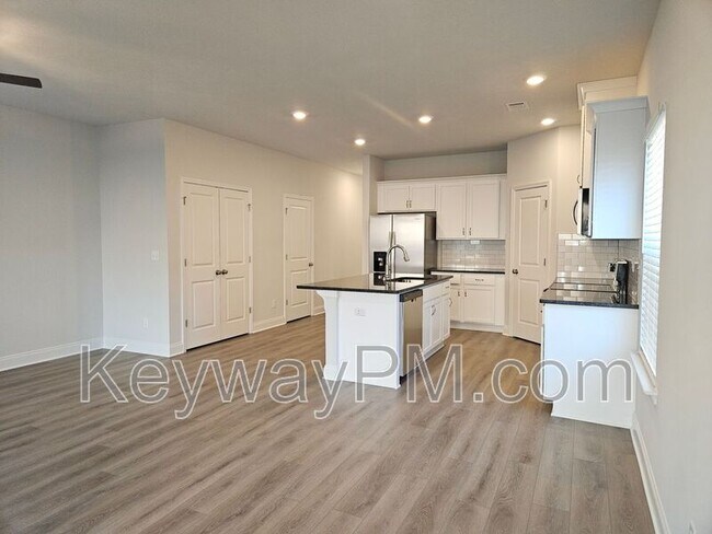 Building Photo - 1301 Newbern Dr