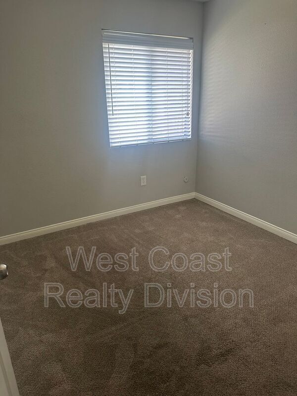 Building Photo - 10635 Aristocrat Ct