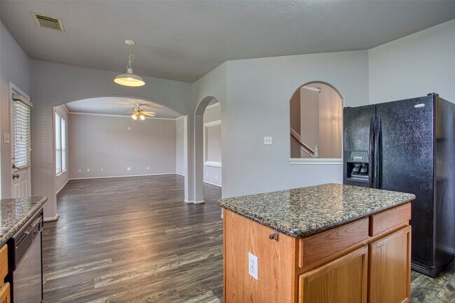 Building Photo - 25127 Florina Ranch Dr