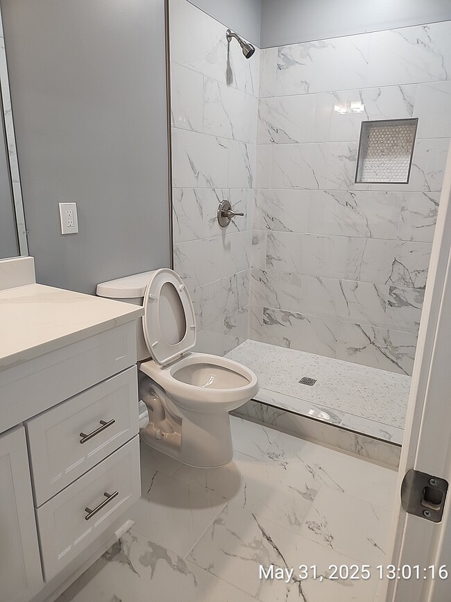 Building Photo - 2348 Clifton Springs Manor
