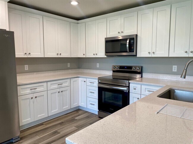 Building Photo - 524 Denver Cir