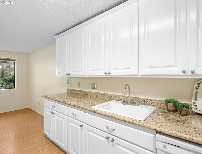 Building Photo - 7116 SW Murray Blvd