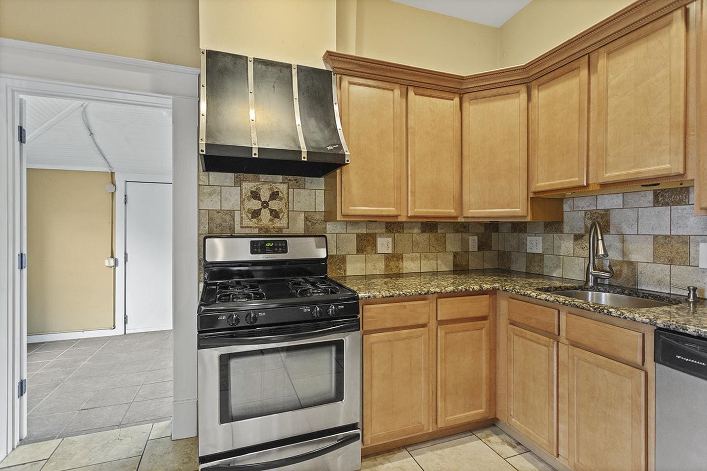 Building Photo - Charming Five Points home with outdoor oasis on corner lot