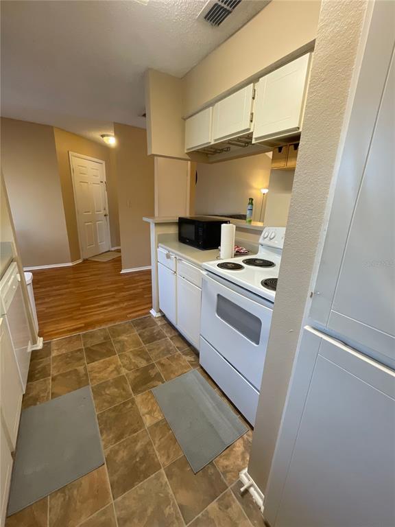 Building Photo - 8756 Mallard Reserve Dr