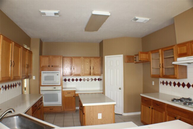 Building Photo - 12231 Ashford Park Dr