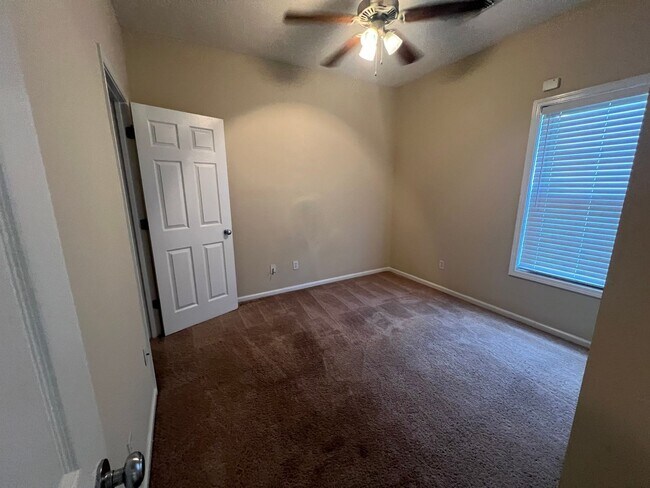 Building Photo - 3 bedroom 2 bathroom duplex in Covington V...
