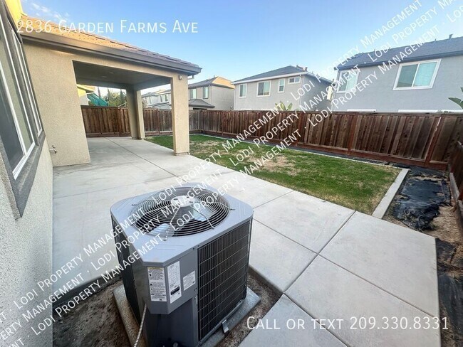 Building Photo - 2836 Garden Farms Ave