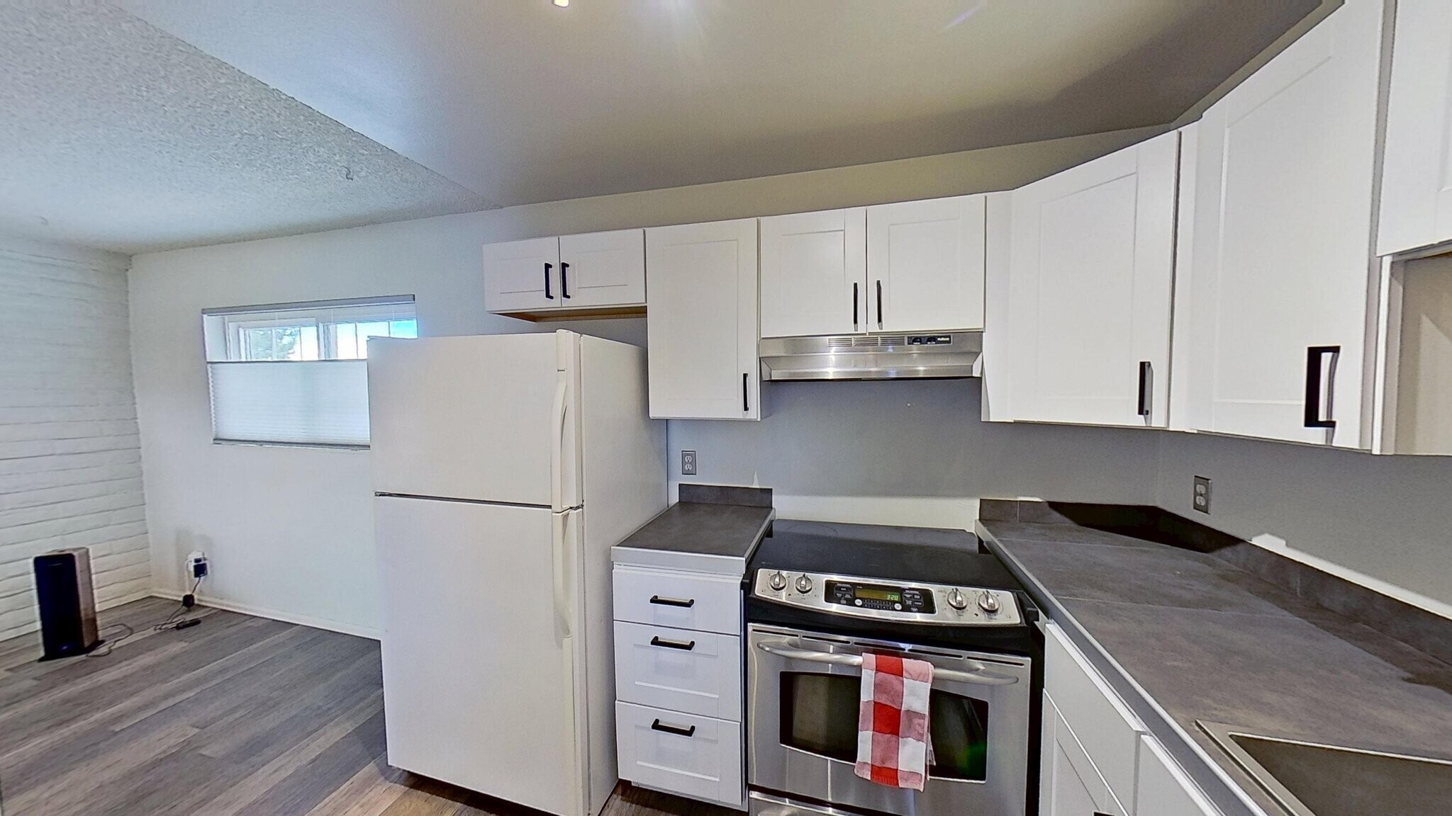 Building Photo - 6800 E Tennessee Ave