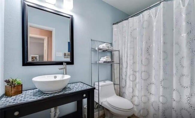 Building Photo - 508 Edwards Dr