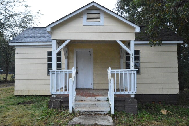 Building Photo - 1740 Ashville Rd