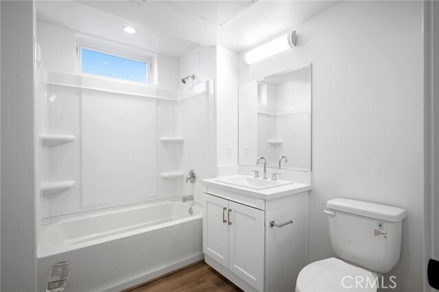 Building Photo - 10657 Moorpark St