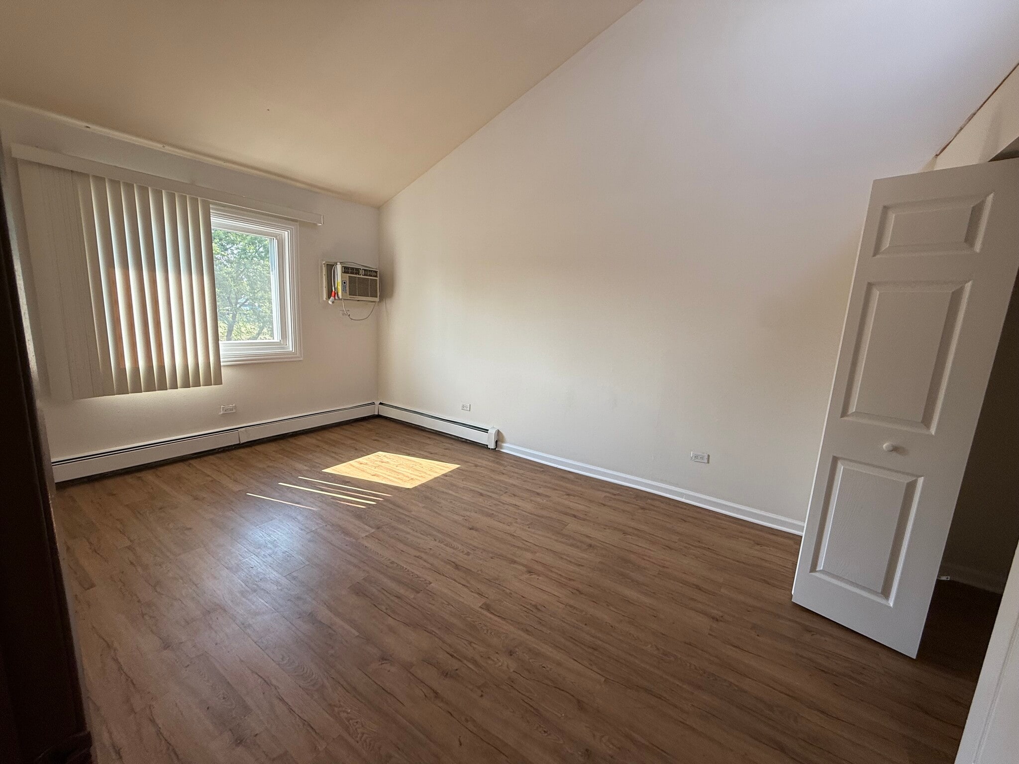 Building Photo - 490 Pleasant Run Dr