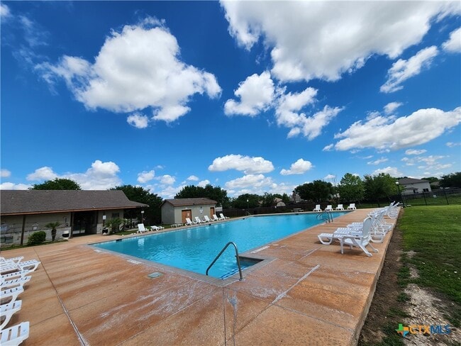 Building Photo - 268 Goliad Dr