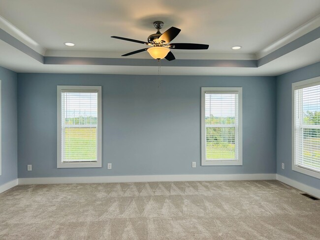 Building Photo - Stunning 4 bedroom 2.5 bath near Downtown Newnan! Must see!