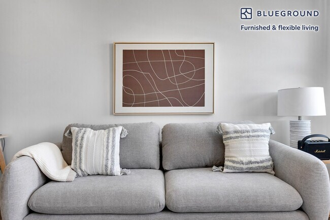 Building Photo - 3345 Wilshire Blvd