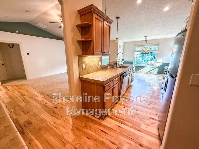 Building Photo - 2328 E Satterfield St
