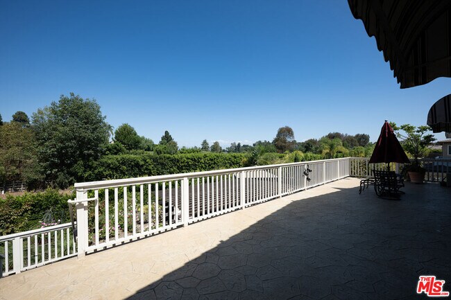 Building Photo - 9 Casaba Rd