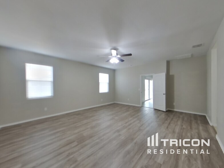 Building Photo - 10358 E Lupine Ln