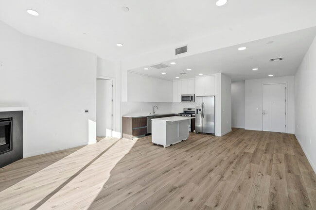 Building Photo - 4707 Fulton Ave