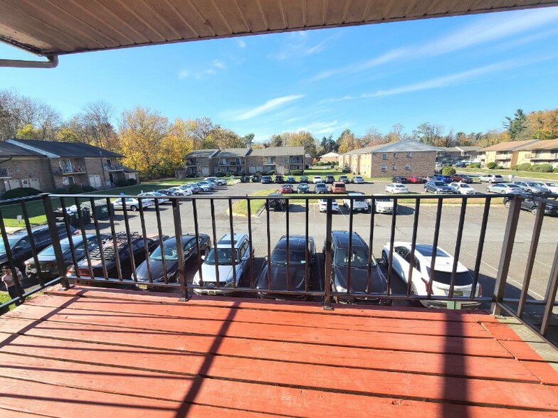 Building Photo - 1903 Country Ln