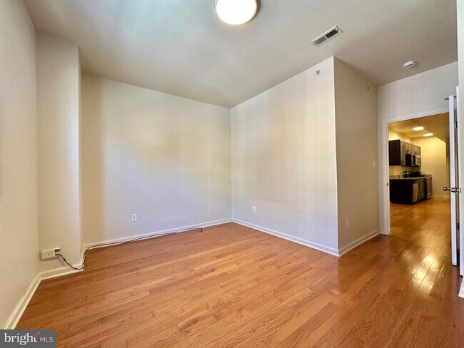 Building Photo - 2233 N Camac St