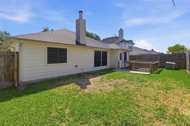 Building Photo - Teal Run Place Court, Fresno, TX 77545 - 4 BR 2 BA single-family home