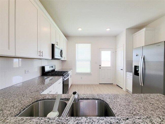 Building Photo - 166 Longhorn Run Dr