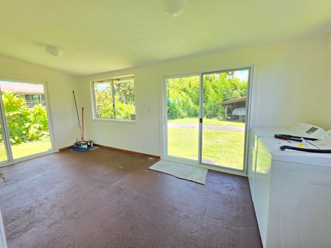 Building Photo - 16-2032 Vista Dr.