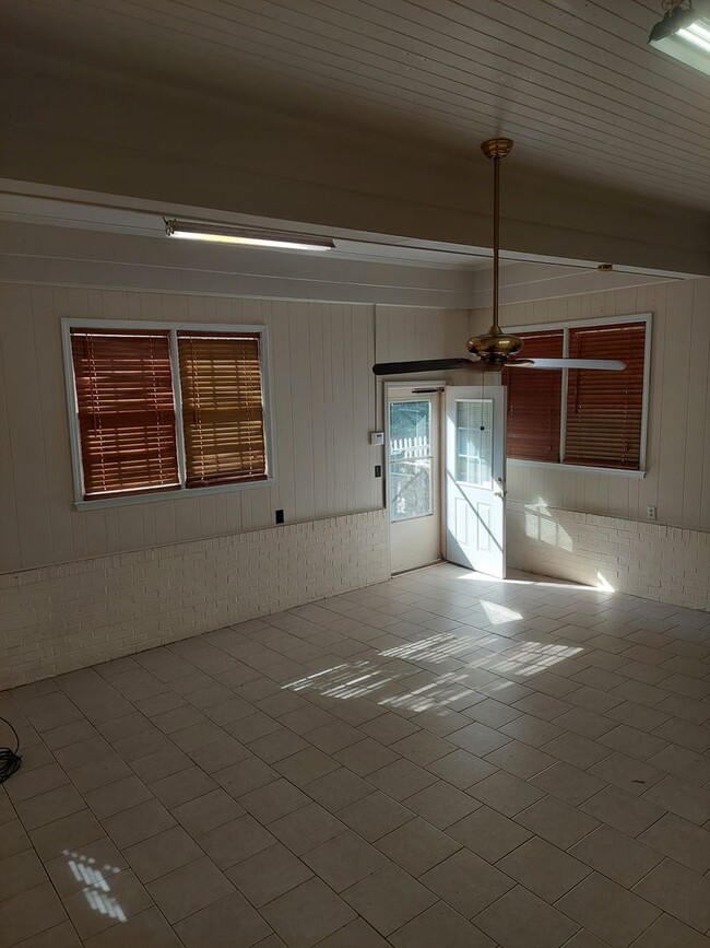 Building Photo - Heart of Midtown