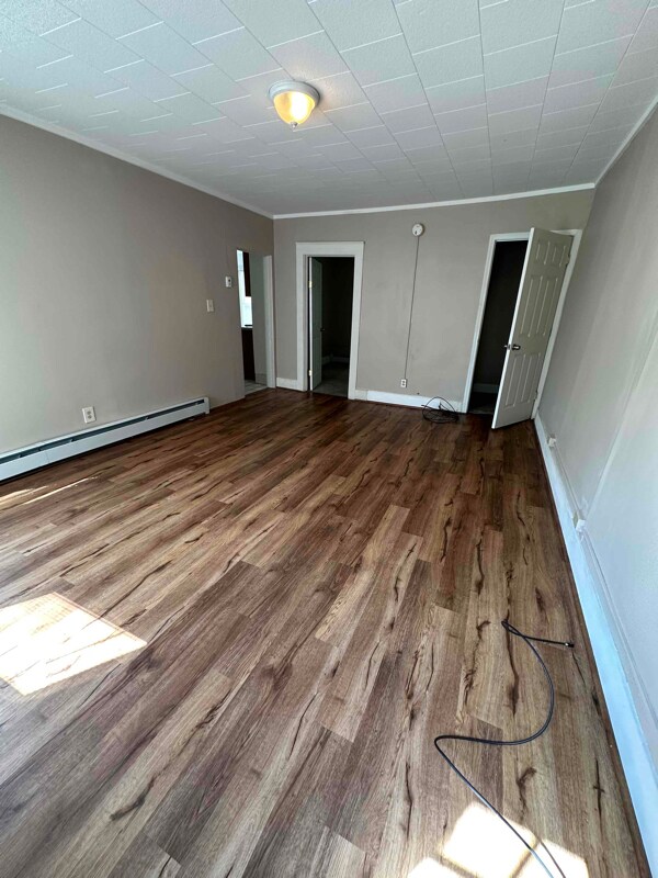 Building Photo - 38 Pine St