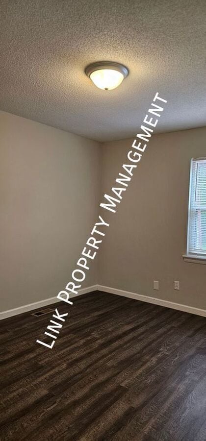 Building Photo - 1640 Keeble St