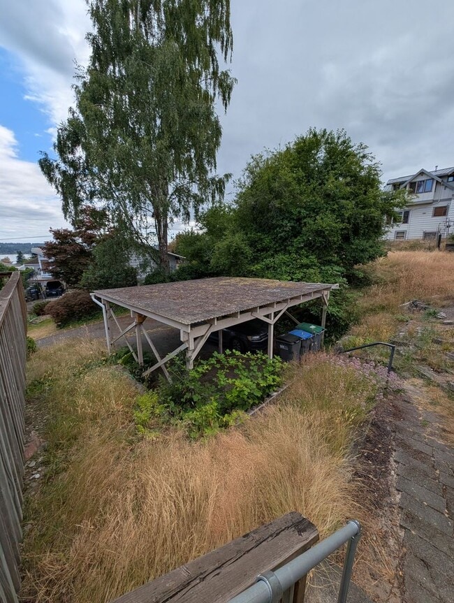 Building Photo - Manette View Apartment For Rent! Will Not ...