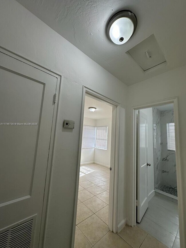 Building Photo - 2628 Fletcher Ct