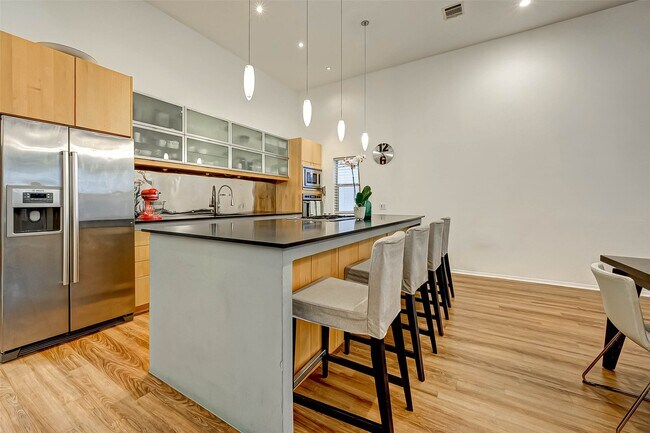 Building Photo - 5426 McCulloch Cir