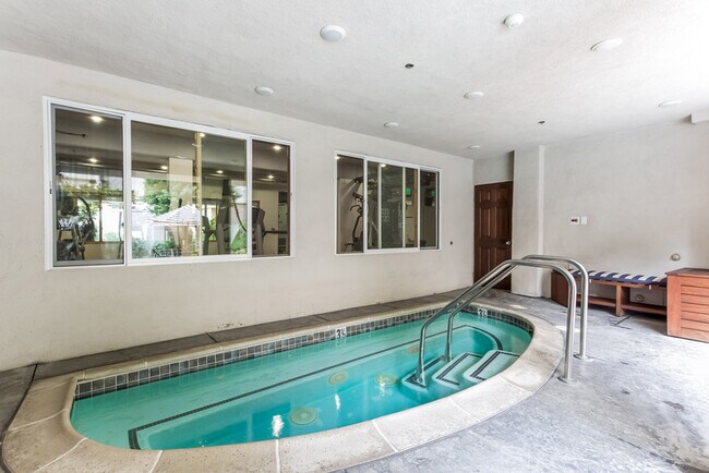 Building Photo - 1440 Veteran Ave