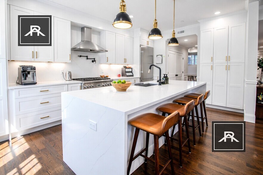 Building Photo - 128 Longwood Ave