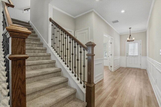 Building Photo - Beautiful Home