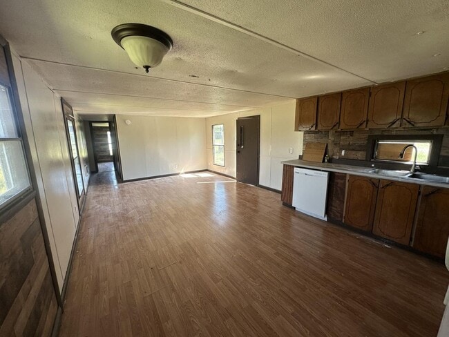 Building Photo - 3620 Carver Rd