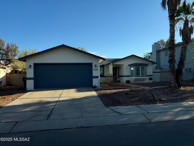 Primary Photo - 2560 W Tenbrook Way