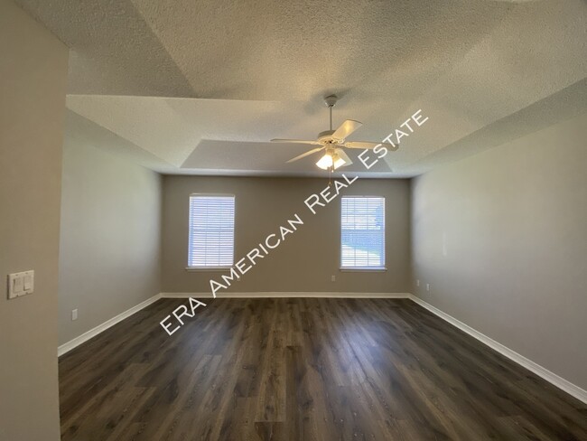 Building Photo - 2110 Bahama Dr